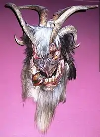 li: Vogelpercht und Schönpercht (Volkskundemuseum Salzburg)re: Schiechperchtenlarve (St.&nbsp;Johann&nbsp;/ Pongau)