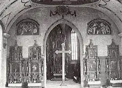 Innenraum 1870–1890 mit Altären und des Chorkreuz