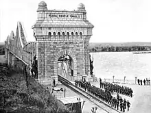 Die Anghel Saligny-Brücke mit der Aufschrift Podul Regele Carol I