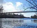 1931 errichtete neue Hängebrücke