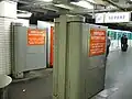 Automatisch schließende Bahnsteigtüren am Abfahrtsbahnsteig, 2008