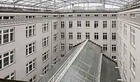 Der Lichthof über der Kassenhalle