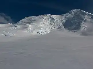 Blick vom Wörner Gap auf den Presian Ridge (rechts: Mount Friesland)