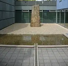 Stein (Granit Bleu de vire aus der Normandie) (2012) – Evangelisches Kirchenzentrum Kronsberg