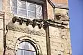 Fassaden-Detail des ersten Stocks