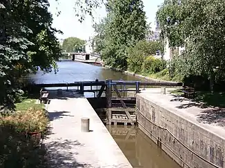 Beginn des Kanals in Rennes an der Schleuse zur Vilaine
