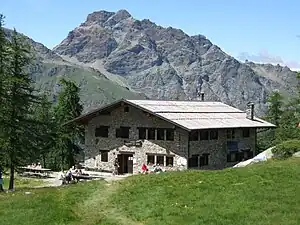 Rifugio BarbustelLac Blanc