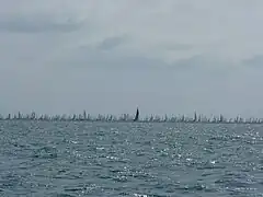 Einige der 1700 Yachten im Round the Island Race, 2010