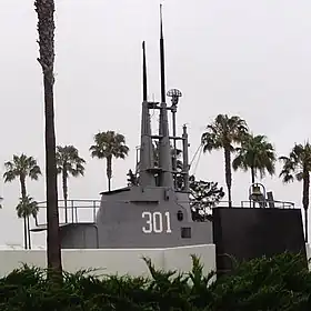 Der Turm der USS Roncador (SS-301) als Denkmal auf dem US-Marinestützpunkt Point Loma in San Diego, Kalifornien