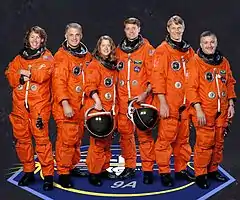 v. l. n. r. Sandra Magnus, David Wolf, Pamela Melroy, Jeffrey Ashby, Piers Sellers, Fjodor Jurtschichin