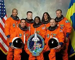 v. l. n. r. Vorne: William Oefelein, Joan Higginbotham, Mark Polansky; Hinten: Robert Curbeam, Nicholas Patrick, Sunita Williams, Christer Fuglesang