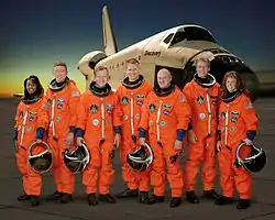 v. l. n. r. Stephanie Wilson, Michael Fossum, Steven Lindsey, Piers Sellers, Mark Kelly, Thomas Reiter, Lisa Nowak
