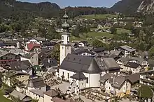 Kirche und Friedhof