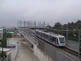 Fahrzeug vom Typ Urbos 2 auf der Linie 1 der Metro Sevilla