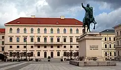 Zentrale der Siemens&nbsp;AG in München im Palais Ludwig Ferdinand am Wittelsbacherplatz („Pink Palace“)