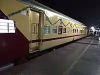 Reisezugwagen im Utkrisht-Anstrich