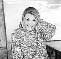 Sissy Handler (2016)