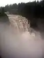 Der Wasserfall bei hohem Wasserstand