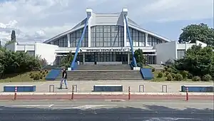 Eingang zur Haupthalle (Juni 2023)