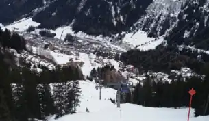 St. Anton am Arlberg im Jahr 2016, Blick vom Galzig ins Tal