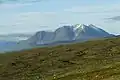 Blick auf das Akka-Massiv (2011 m)