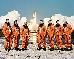 v.&nbsp;l.&nbsp;n.&nbsp;r. Stephen Oswald, Roberta Bondar, Norman Thagard, Ronald Grabe, David Hilmers, Ulf Merbold, William Readdy