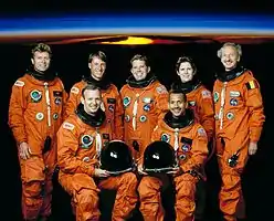 v. l. n. r. Vorne: Brian Duffy, Charles Bolden; Hinten: David Leestma, Michael Foale, Byron Lichtenberg, Kathryn Sullivan, Dirk Frimout
