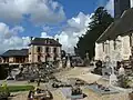 Mairie und Friedhof