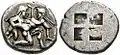 Thasitischer Silber-Stater: Silen und Nymphe, etwa 520–463 v. Chr. (Le Rider: Thasiennes 2), SNG Copenhagen (20&nbsp;mm, 9,31&nbsp;g), erste Silenprägung