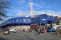 Stadionfassade an der Halford Lane