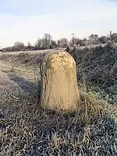 preußischer Halbmeilenstein an der B&nbsp;91 bei Theißen