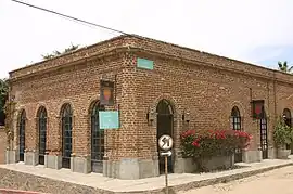 Todos Santos, The Todos Santos Inn, Calle Legaspi&nbsp;33, um 1870 als Wohnhaus erbautes Hotel mit Galerie (2006)