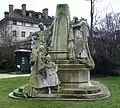 Monument Ludovic Trarieux, vom Bildhauer Jean Boucher, auf dem Square Claude-Nicolas-Ledoux