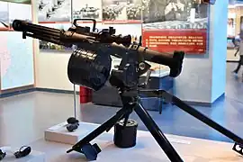 QLZ87 auf Dreibein