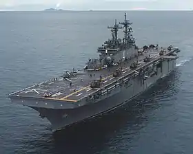 Die Boxer mit australischen Hubschraubern an Deck