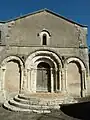 Westfassade der Kirche