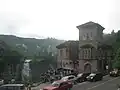 Hotel del Salto mit Wasserfall im Hintergrund (2010)