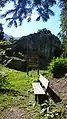 Ruine des Wohngebäudes und des Bergfrieds