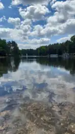 Blick auf den See im Waldbad Weixdorf