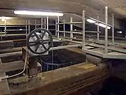 Mehrere miteinander verbundene Behälter nehmen insgesamt 300&nbsp;m³ Wasser auf.