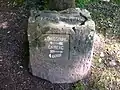 Wegweiserstein am Leopoldstein, Richtung Königstuhl, Gaiberg und Bergbahn