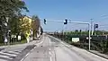 Das südöstliche Ende der Straße bei der Aspernallee; die Fortsetzung heißt Hafenzufahrtsstraße