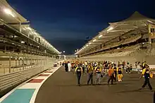 Yas Marina Circuit mit Fahnenmasten