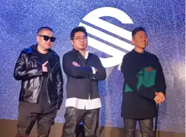 Solid at the 5th album, Into the Light, launch party on March 21, 2018, Seoul, Korea
(L-R: Jaeyoon Chong, Johan Kim, Joon Lee)