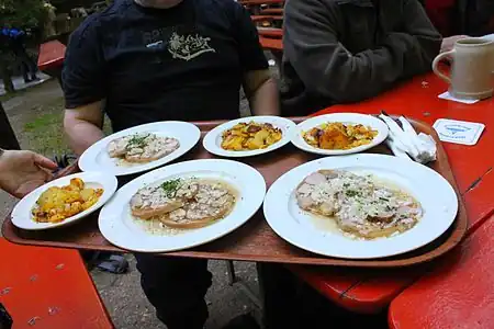 Sülze mit Bratkartoffeln