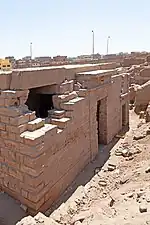 Fassade des Tempels im Westen