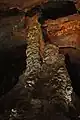 Am Endpunkt des Tunnels belohnt diese Felsnadel, jene die sich bis hierher gewagt haben.