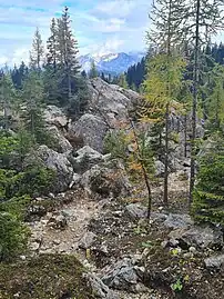 von Steinblöcken