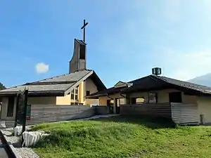 Marienkirche (li.), Tourist Info (re.)