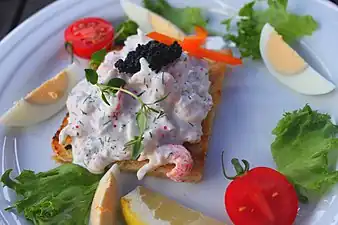 Mollötoast mit Krabben